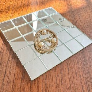 Vintage 1950’s Pearl Circle Gold Plated Brooch Pin | Rockabilly Era